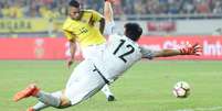 Borja marca o quarto gol da Colômbia, seu segundo na partida  Foto: Reuters