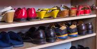 Antes de guardar os seus sapatos, certifique-se de que estão limpos  Foto: Shutterstock