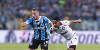 Arthur em ação pelo Grêmio  Foto: Gazeta Press