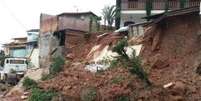 Muro e parte de quintal de casa desabam em bairro de Belo Horizonte por causa de chuva forte   Foto: Agência Brasil