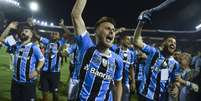 O Mundial de Clubes começa nesta quarta-feira e terá a participação do Grêmio, campeão da Libertadores. Vamos recordar como foram o desempenho dos brasileiros no torneio  Foto: EITAN ABRAMOVICH / AFP / LANCE!