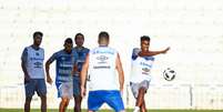 Jogadores do Grêmio participam do último treino preparatório para a estreia no Mundial de Clubes, nesta terça-feira.  Foto: Lucas Uebel/Grêmio