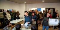 Votação na Catalunha está agitada nas primeiras horas do dia  Foto: EPA / Ansa - Brasil