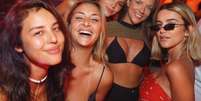 Bruna Marquezine e mais famosas curtem festa de abertura do Réveillon em Fernando de Noronha, na noite desta quinta-feira, 28 de dezembro de 2017  Foto: Divulgação, Felipe Souto Maior / PurePeople