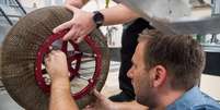 O Superelastic Tire foi criado a partir da tecnologia utilizada nos ve&iacute;culos espaciais levados a Marte. | Foto: NASA Glenn  Foto: BBC News Brasil