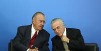 Presidente Michel Temer conversa com ex-presidente José Sarney durante cerimônia no Palácio do Planalto, Brasília
24/05/2016 REUTERS/Adriano Machado  Foto: Reuters