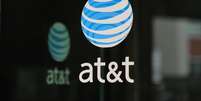 An AT&T logo is seen at a AT&T building in New York City, October 23, 2016. REUTERS/Stephanie Keith  Foto: Reuters