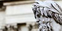 Detalhe da escultura de Zeus, na Piazza Navona de Trevi, Roma, Itália  Foto: iStock