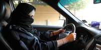 Além de ir aos estádios, mulheres sauditas também podem dirigir agora  Foto: EPA / Ansa - Brasil