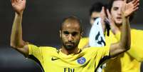 Lucas vem ganhando poucas chances com a camisa do PSG (Foto: FRANCK FIFE / AFP)  Foto: Lance!