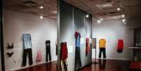 Exposição mostra roupas "normais" de vítimas de estupro no dia em que sofreram o ataque (Foto: Divulgação CAW East Brabant)  Foto: BBC News Brasil