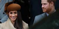 Príncipe Harry, do Reino Unido, e noiva Meghan Markle, em Sandringham 25/12/2017 REUTERS/Hannah McKay  Foto: Reuters