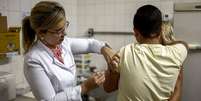 Órgão europeu apontou que há "uma cobertura sub-optimal de vacinação em algumas áreas" | Foto: AFP/Getty Images  Foto: BBC News Brasil