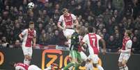 Ajax superou o arquirrival com ótima performance no segundo tempo (Foto: Divulgação/Twitter Ajax)  Foto: Lance!