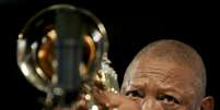 Trompetista e cantor Hugh Masekela, conhecido como “pai do jazz sul-africano” 26/04/2009 REUTERS/Lee Celano  Foto: Reuters
