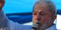 Lula discursa na véspera de julgamento em Porto Alegre  Foto: DW / Deutsche Welle