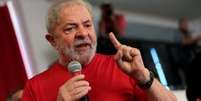 Ex-presidente Luiz Inácio Lula da Silva teve que entregar seu passaporte à Polícia Federal   Foto: Agência Brasil