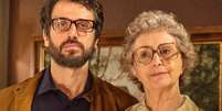 Samuel (Eriberto Le&atilde;o) e Adin&eacute;ia (Ana Lucia Torre): mam&atilde;e manipuladora quer que o filho gay volte a ser &lsquo;tigr&atilde;o&rsquo;  Foto: Raquel Cunha/TV Globo