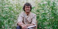 Gustavo Colombeck deixou o Espírito Santo para morar no Uruguai e se tornar um chef canábico | Foto: Arquivo pessoal  Foto: BBC News Brasil