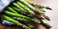 Dieta com baixo teor de asparagina, nutriente presente no aspargo e em alimentos como carnes e ovos poderia ajudar a retardar efeitos do câncer  Foto: Getty Images / BBC News Brasil