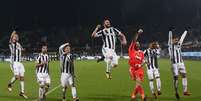 Jogadores da Juventus comemoram vitória sobre Fiorentina 
  9/2/2018   REUTERS/Alessandro Bianchi  Foto: Reuters