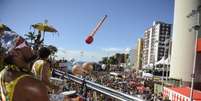 Olodum anima o carnaval na capital baiana neste domingo  Foto: Agência Brasil