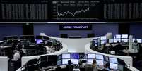 &Iacute;ndice DAX &eacute; visto durante preg&atilde;o da Bolsa de Frankfurt
07/02/2018
REUTERS/Staff/Remote  Foto: Reuters