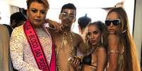 Anitta, Sabrina Sato e David Brazil marcaram presen&ccedil;a no Bloco das Poderosas  Foto: Instagram / Reprodu&ccedil;&atilde;o