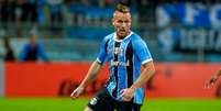 Arthur tem contrato com o Grêmio até dezembro de 2021 (Foto: Lucas Uebel / Grêmio / Divulgação)  Foto: Lance!