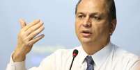 Ministro Ricardo Barros defende estratégia de vacinar toda a população de forma gradual  Foto: Agência Brasil