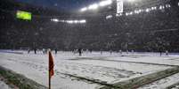 Neve castiga gramado do Juventus Stadium (Foto: Alberto Pizzoli / AFP)  Foto: Lance!