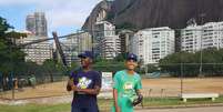 Projeto social no Rio de Janeiro ensina beisebol para jovens de comunidades carentes.  Foto: Silvio Barsetti / Especial para Terra