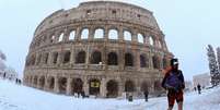 Desde 2012 não nevava em Roma, cidade que não está preparada para temperaturas tão baixas  Foto: Reuters / BBC News Brasil