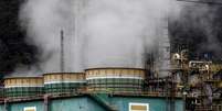 Fuma&ccedil;a em tanques da Petrobras na refinaria de Presidente Bernardes em Cubat&atilde;o, Brasil
03/02/2018
 REUTERS/Paulo Whitaker  Foto: Reuters