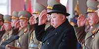 Kim Jong Un participa de parada militar em Pyongyang
 9/2/2018    KCNA/via REUTERS  Foto: Reuters