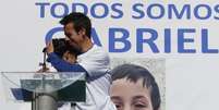 Pais de Gabriel estavam em campanha para tentar encontrar o menino  Foto: EPA / BBC News Brasil