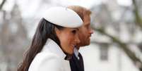 O Príncipe Harry e sua noiva Meghan Markle participaram de evento oficial na Abadia de Westminster, em Londres  Foto: Peter Nicholls / Reuters