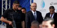 Primeiro-ministro palestino, Rami Hamdallah, chega a cerim&ocirc;nia ap&oacute;s explos&atilde;o perto de comboio, na Faixa de Gaza 13/03/2018 REUTERS/Mohammed Salem  Foto: Reuters