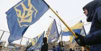 Grupos nacionalistas ucranianos protestam contra eleições russas  Foto: EPA / Ansa - Brasil
