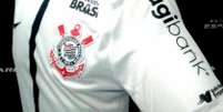Camisa do Corinthians com  novo patrocinador  Foto: Divulgação / LANCE!