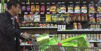 Produtos americanos em um supermercado chinês: frutas, frutas secas e vinhos dos EUA estão entre alvos de Pequim  Foto: DW / Deutsche Welle