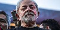 Com a ordem de prisão, expedida ontem (5), Lula está no Sindicato dos Metalúrgicos do ABC, em São Bernardo do Campo (SP) desde às 19h dessa quinta-feira.   Foto: EPA / BBCBrasil.com
