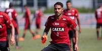 Guerrero cumpre suspensão, mas treina com o grupo (Foto: Gilvan de Souza/Flamengo)  Foto: Lance!