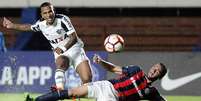 Campeão em 2014, o San Lorenzo garantiu vitória por 1 a 0 sobre o Atlético-MG e se adiantou rumo à segunda fase (AFP)  Foto: Lance!