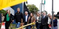 Senadores deixam PF em Curitiba após visita a Lula
 17/4/2018   REUTERS/Rodolfo Buhrer  Foto: Reuters