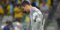 Julio César diz que Brasil se descontrolou emocionalmente após sofrer o primeiro gol (Foto: Pedro Ugarte/AFP)  Foto: Lance!
