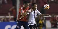 Com gol de Jadson, Corinthians bate o Independiente, na Argentina, e lidera grupo na Libertadores (Foto: AFP)  Foto: Lance!