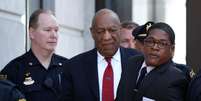 Bill Cosby deixa tribunal em Norristown
  Foto: Reuters