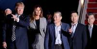 Trump recebe ex-presos norte-americanos soltos pela Coreia do Norte 10/05/2018 REUTERS/Jonathan Ernst  Foto: Reuters