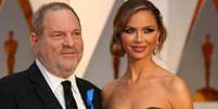Harvey Weinstein e a ex-mulher Georgina Chapman chegam para cerimônia do Oscar
 26/2/2017    REUTERS/Mike Blake   Foto: Reuters